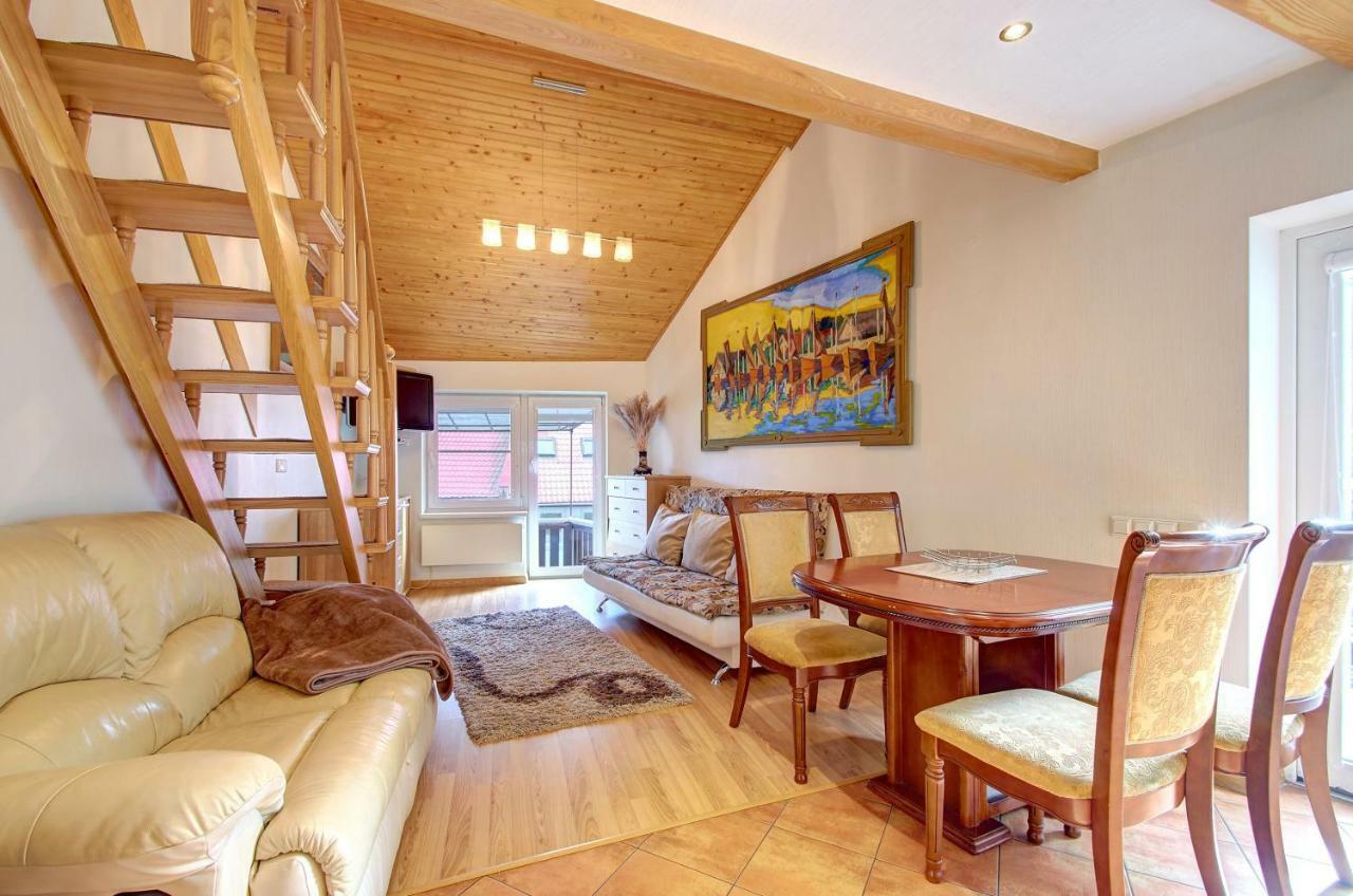 Kotedzas Nidoje Apartment Luaran gambar