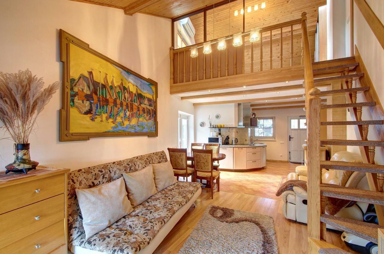 Kotedzas Nidoje Apartment Luaran gambar
